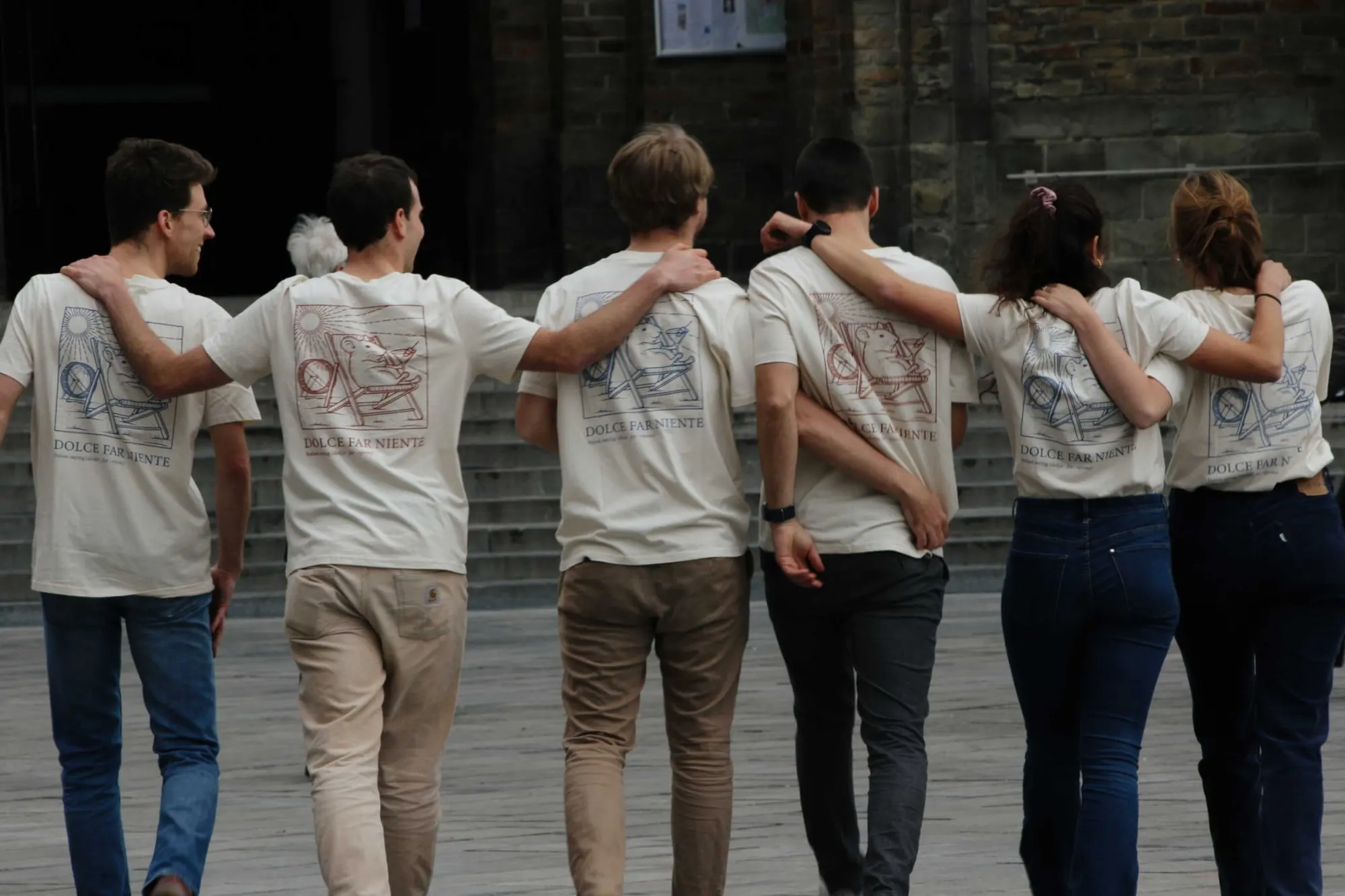 Friends together wearing more bxl Dolce Far Niente tees